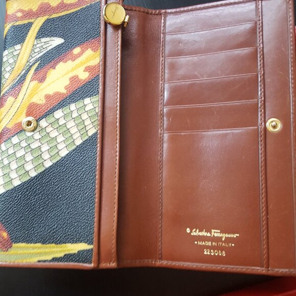 Salvatore Ferragamo vintage wallet BNIB - Picture 1 of 6